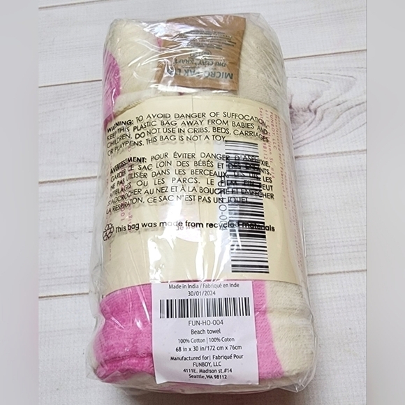 FunBoy Poolside Leisure Club Beach Towel 68" L x 30" W - New In Package - Picture 3 of 6